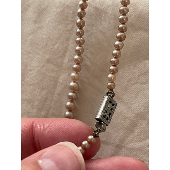 Vintage Cream & Beige Faux Pearl 1-Strand Necklace - Picture 3 of 7